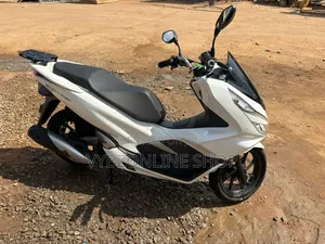Honda 2022 White