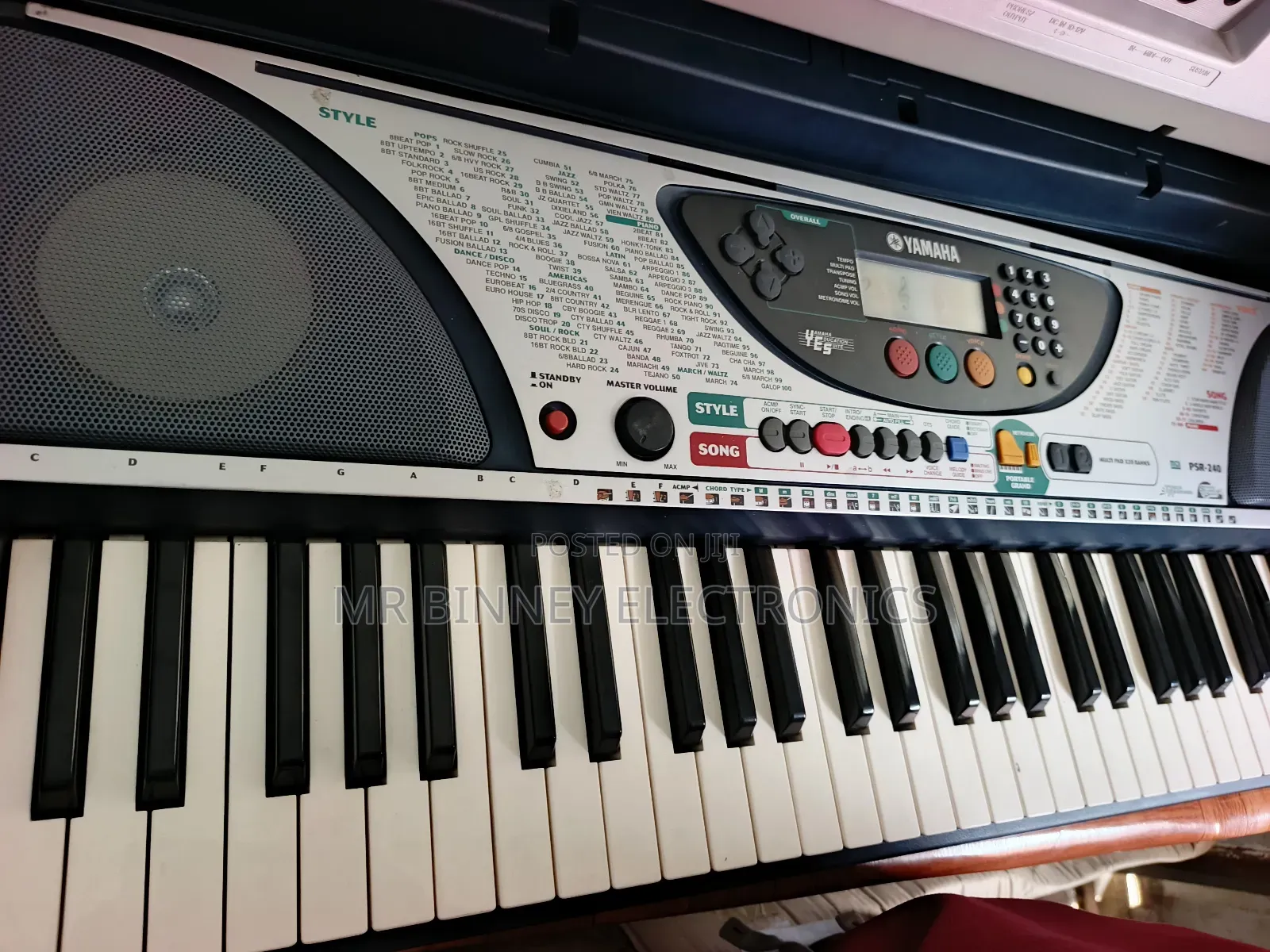 Yamaha Psr240