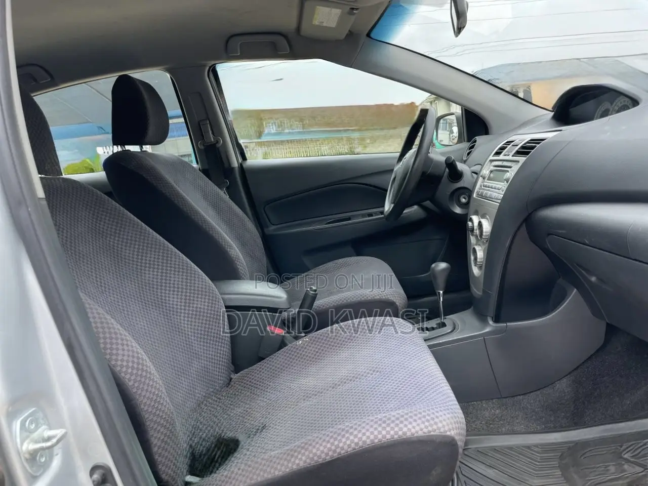 Toyota Yaris 2009 Silver