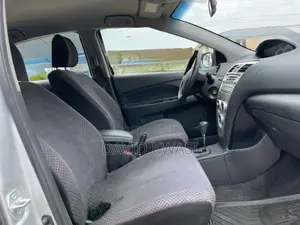 Toyota Yaris 2009 Silver