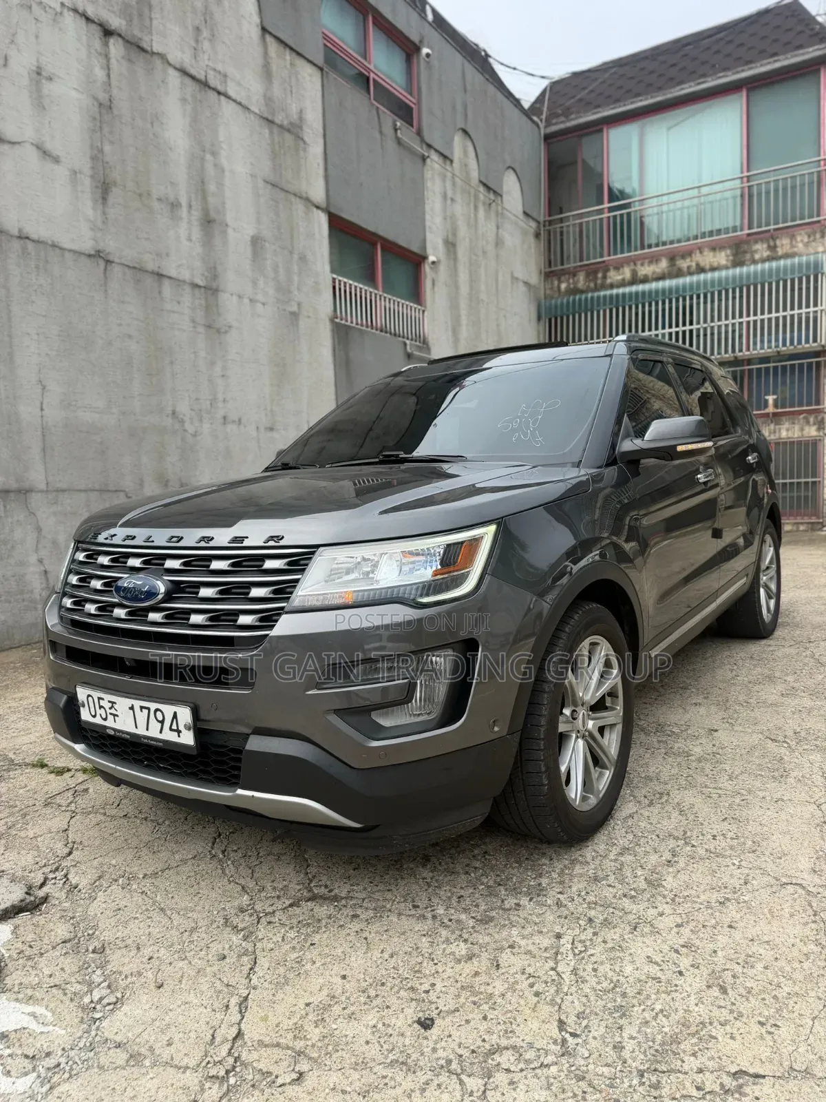 Ford Explorer Base 4dr 4x4 (2.3L 4cyl 6A) 2017 Silver