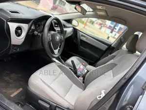 Toyota Corolla LE 4dr Sedan (1.8L 4cyl CVT) 2017 Gray