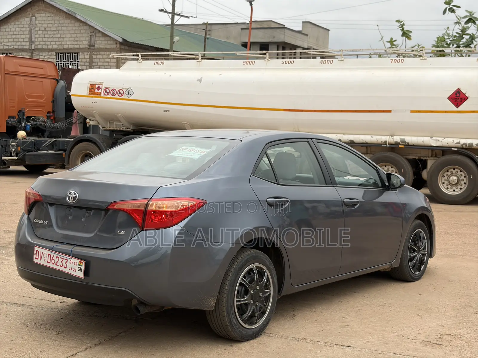 Toyota Corolla LE 4dr Sedan (1.8L 4cyl CVT) 2017 Gray