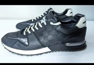 Louis Vuitton Snearker( Original From Italy)
