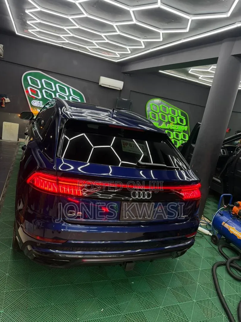 Audi Q8 55 Premium AWD quattro 2020 Blue