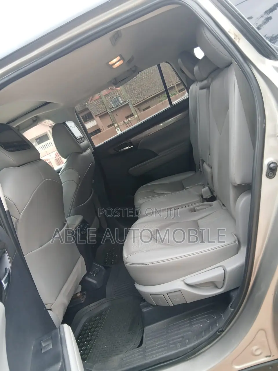 Toyota Highlander Limited AWD 2023 Silver