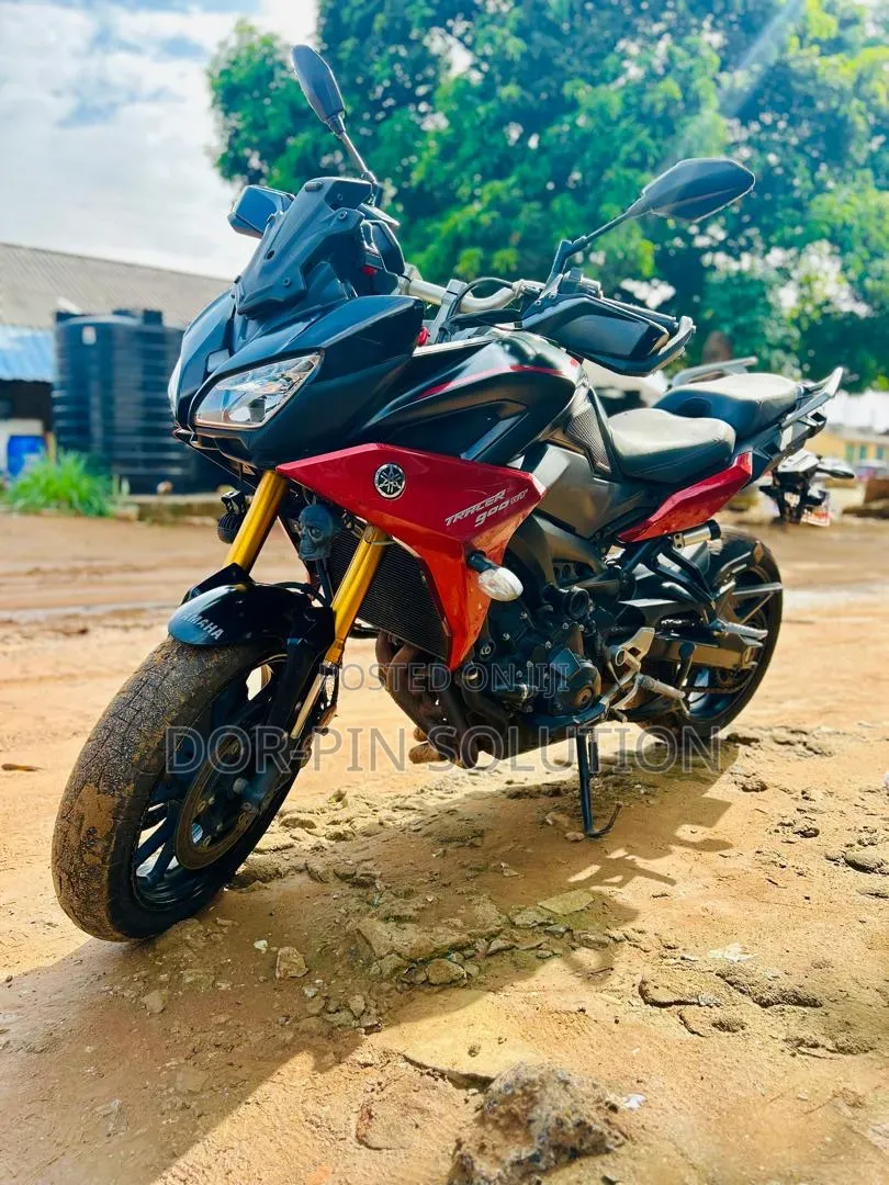 Yamaha 2021 Red