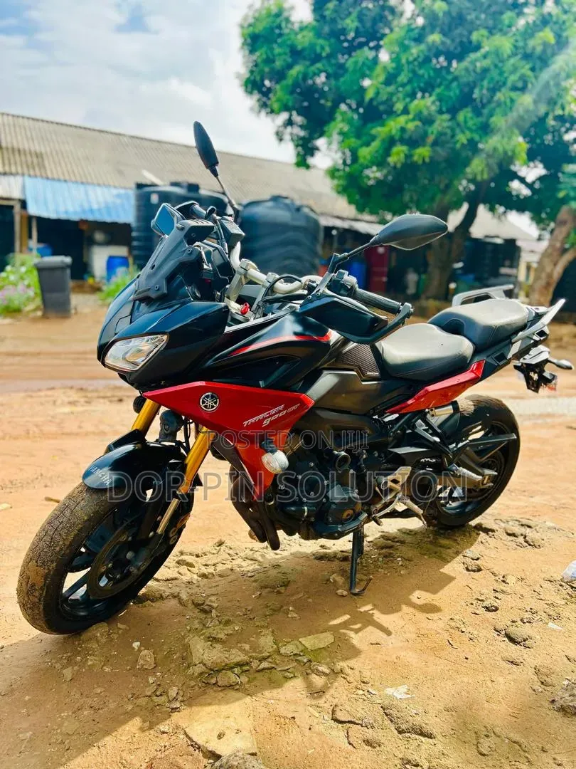 Yamaha 2021 Red