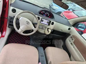 Toyota Sienta 1.5 AWD 2014 Red