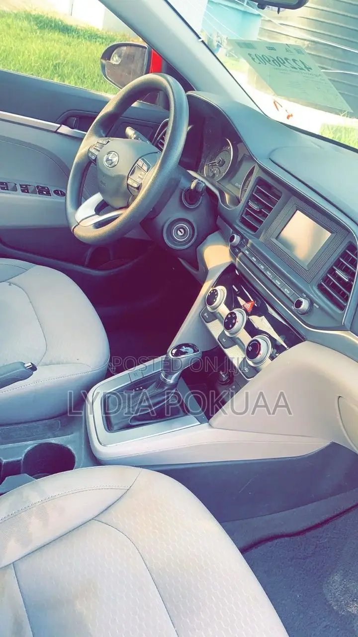 Hyundai Elantra 2019 Red