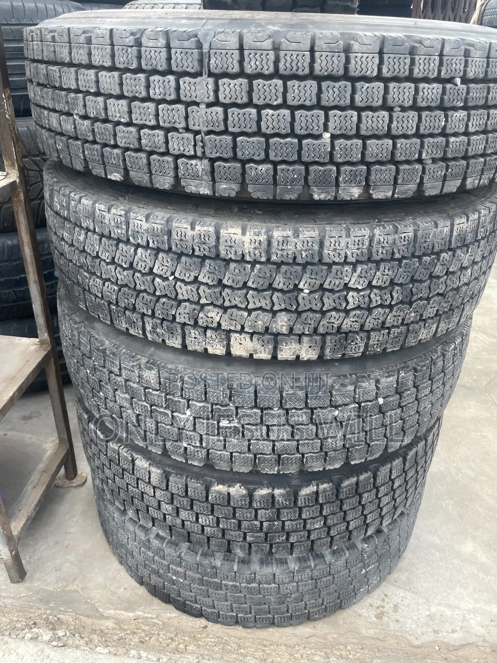 225/80/17.5. Tires