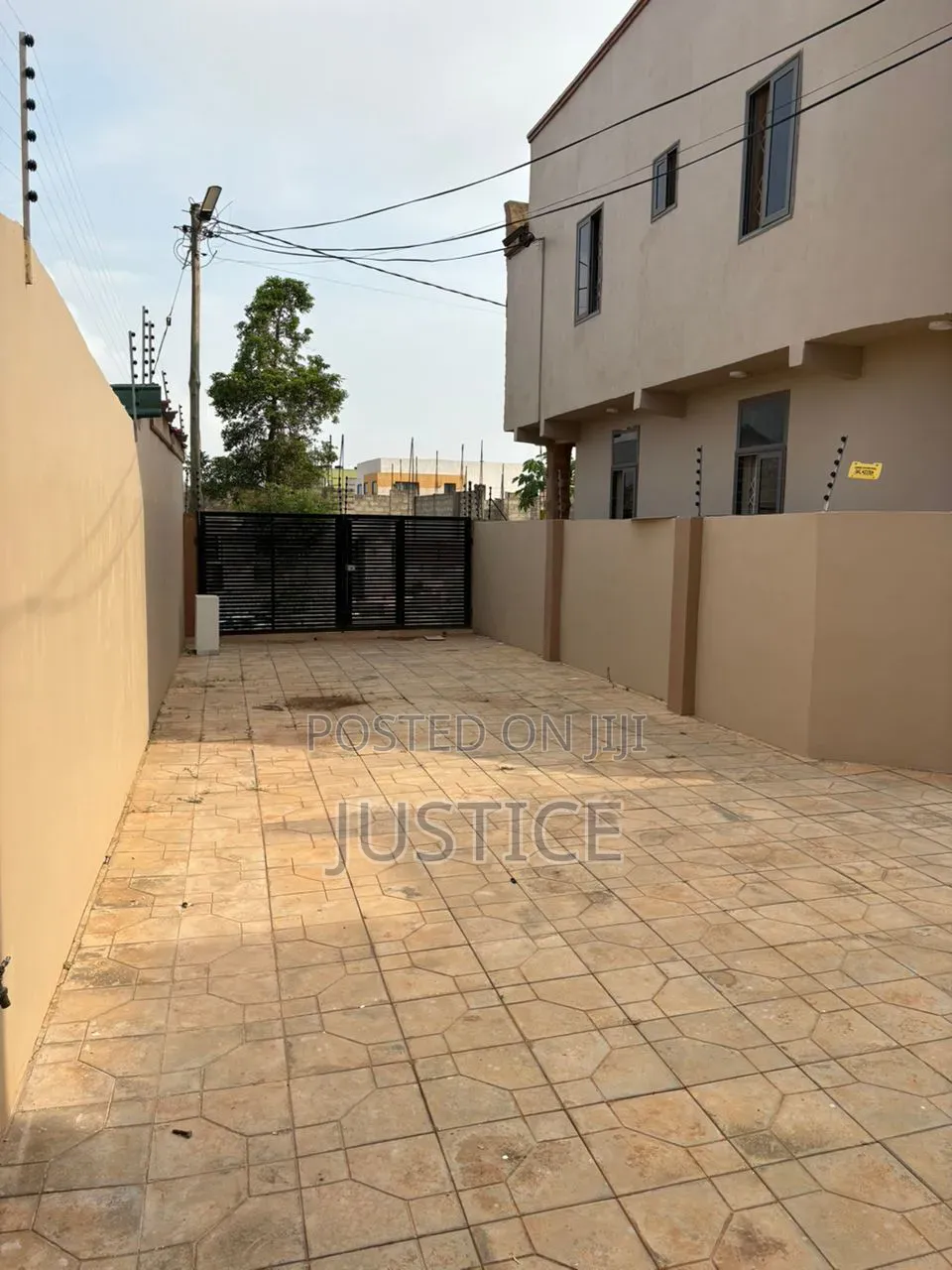3bdrm Duplex in Oyarifa, Pentecost for rent