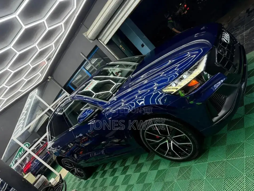 Audi Q8 55 Premium AWD quattro 2020 Blue