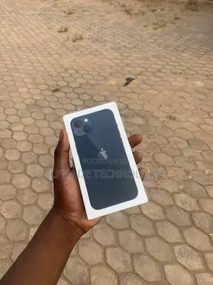 New Apple iPhone 13 128 GB Blue