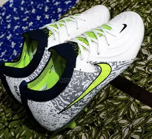 Premium Football Boots – Lightweight Comfortable