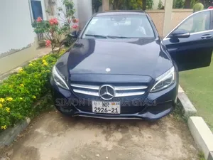 Mercedes-Benz C300 2021 Black