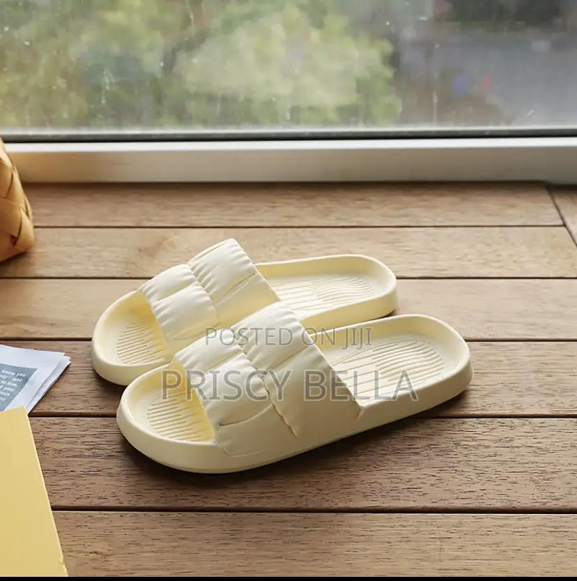 Cloud Cushion Bathroom Slippers