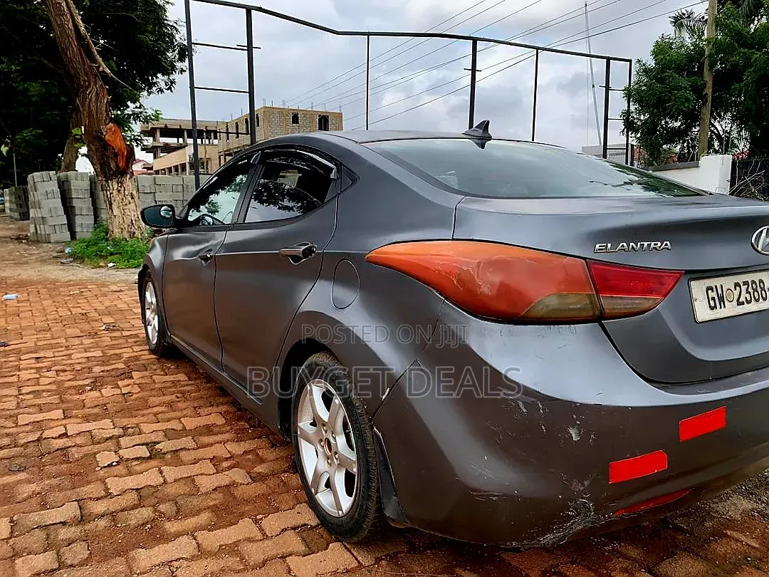 Hyundai Elantra 2012 Gray