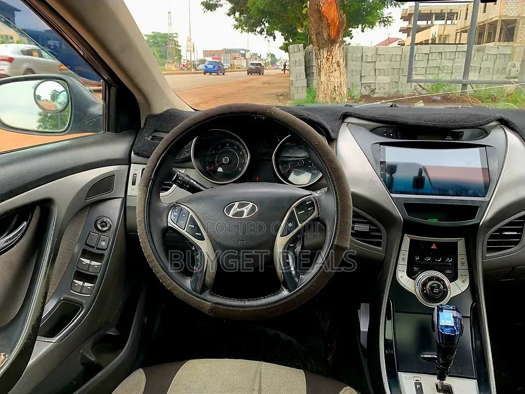 Hyundai Elantra 2012 Gray