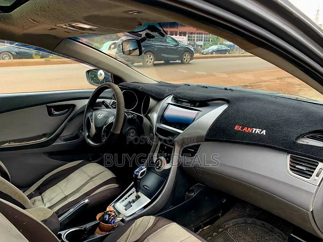 Hyundai Elantra 2012 Gray