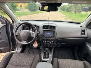 Mitsubishi Outlander Sport SE 2022 Gray
