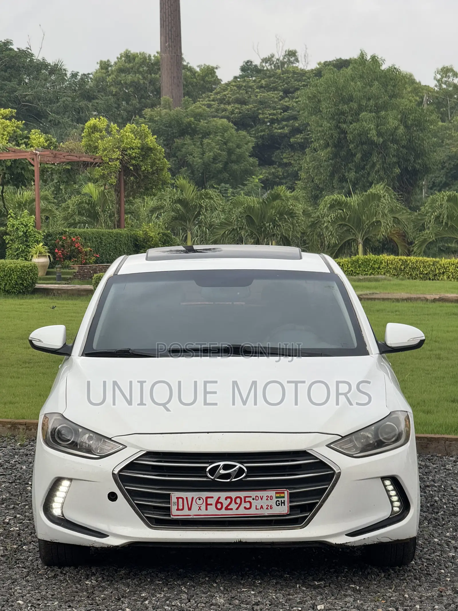 Hyundai Elantra Limited Sedan FWD (2.0L 4cyl 6A) 2017 White