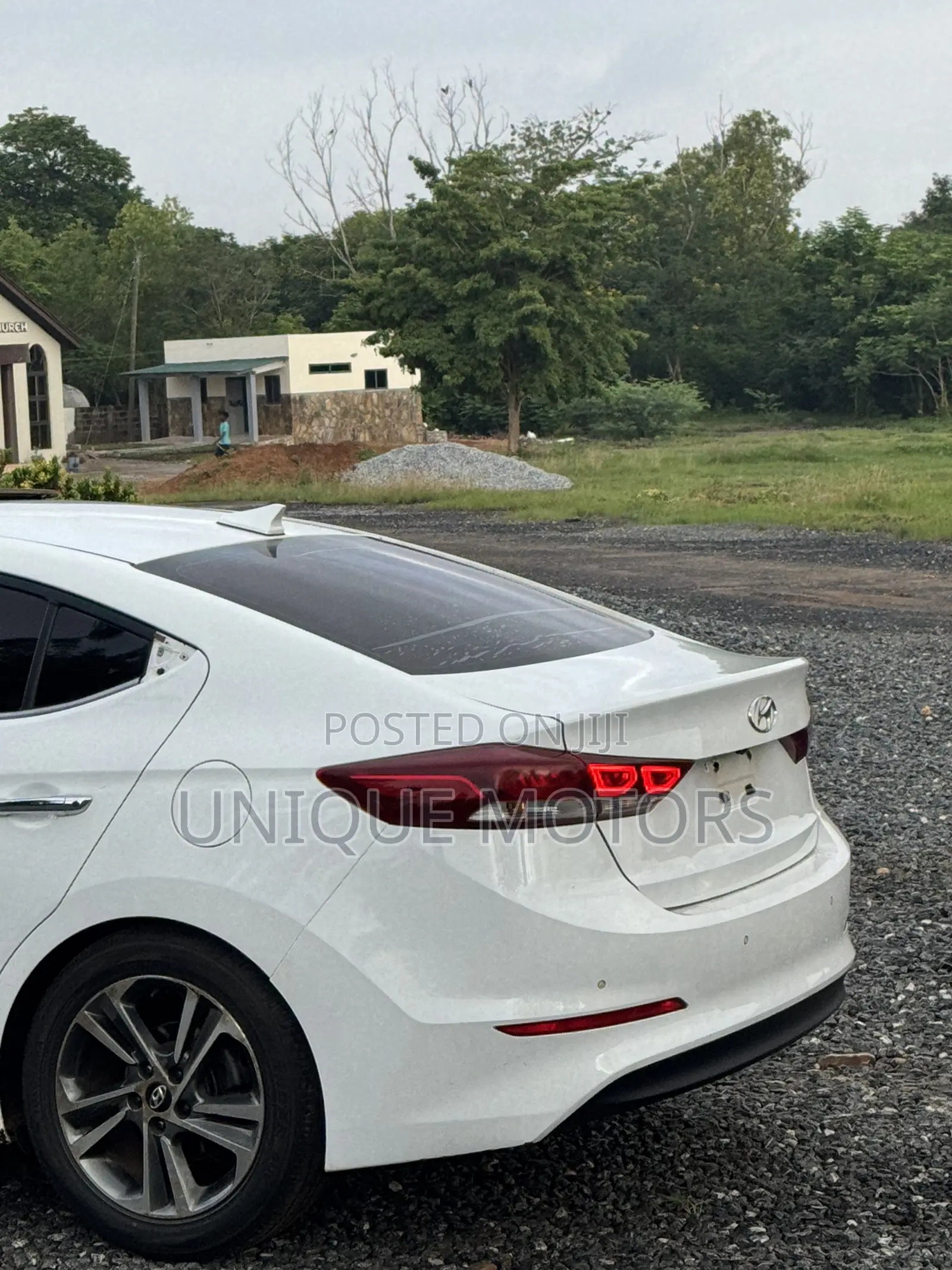 Hyundai Elantra Limited Sedan FWD (2.0L 4cyl 6A) 2017 White