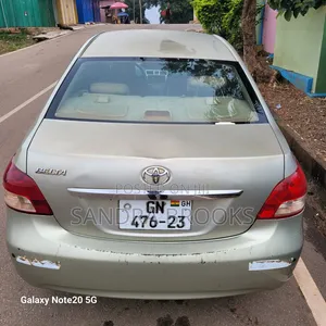 Toyota Belta 2007 Green