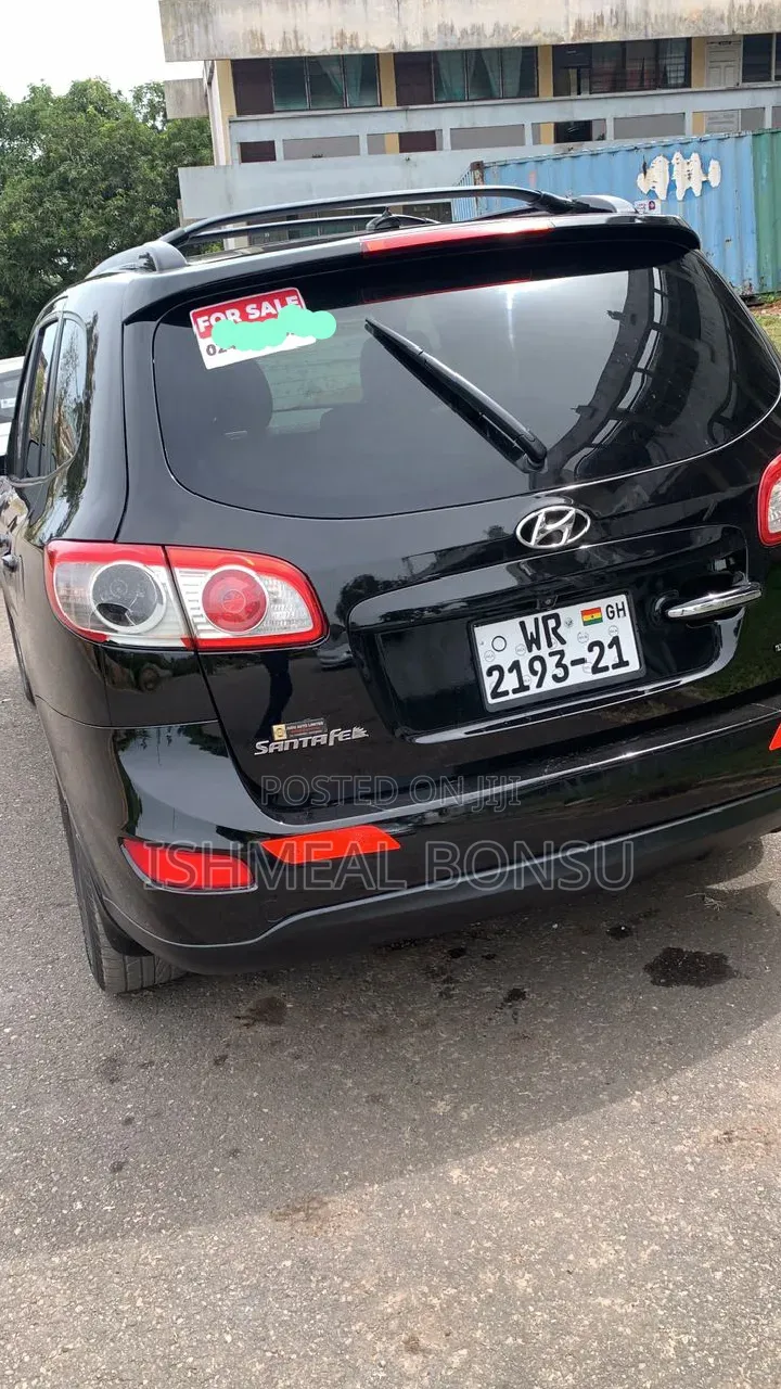 Hyundai Santa Fe 2012 Black