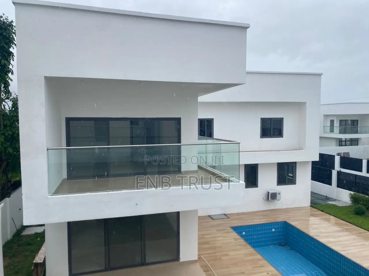 4bdrm Duplex in East Legon, American House for sale