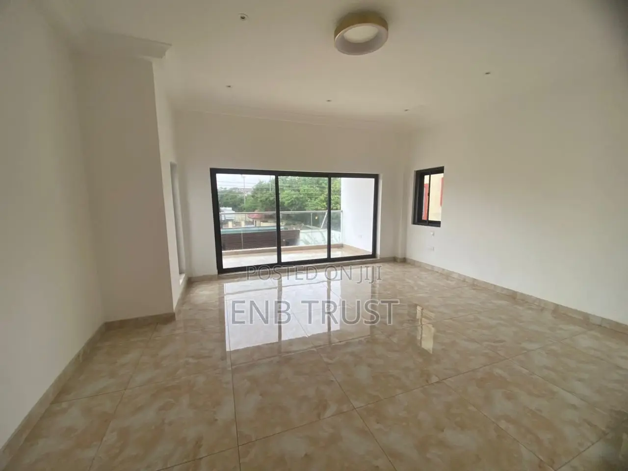 4bdrm Duplex in East Legon, American House for sale