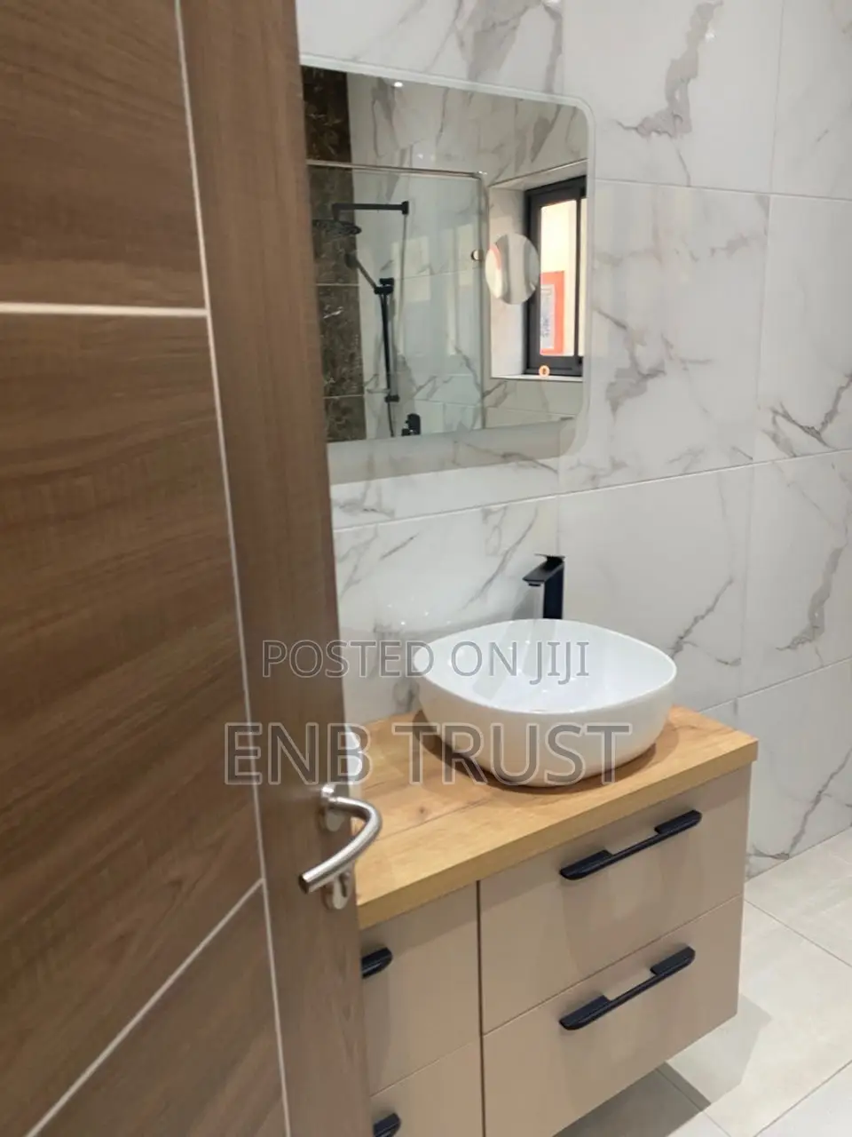 4bdrm Duplex in East Legon, American House for sale