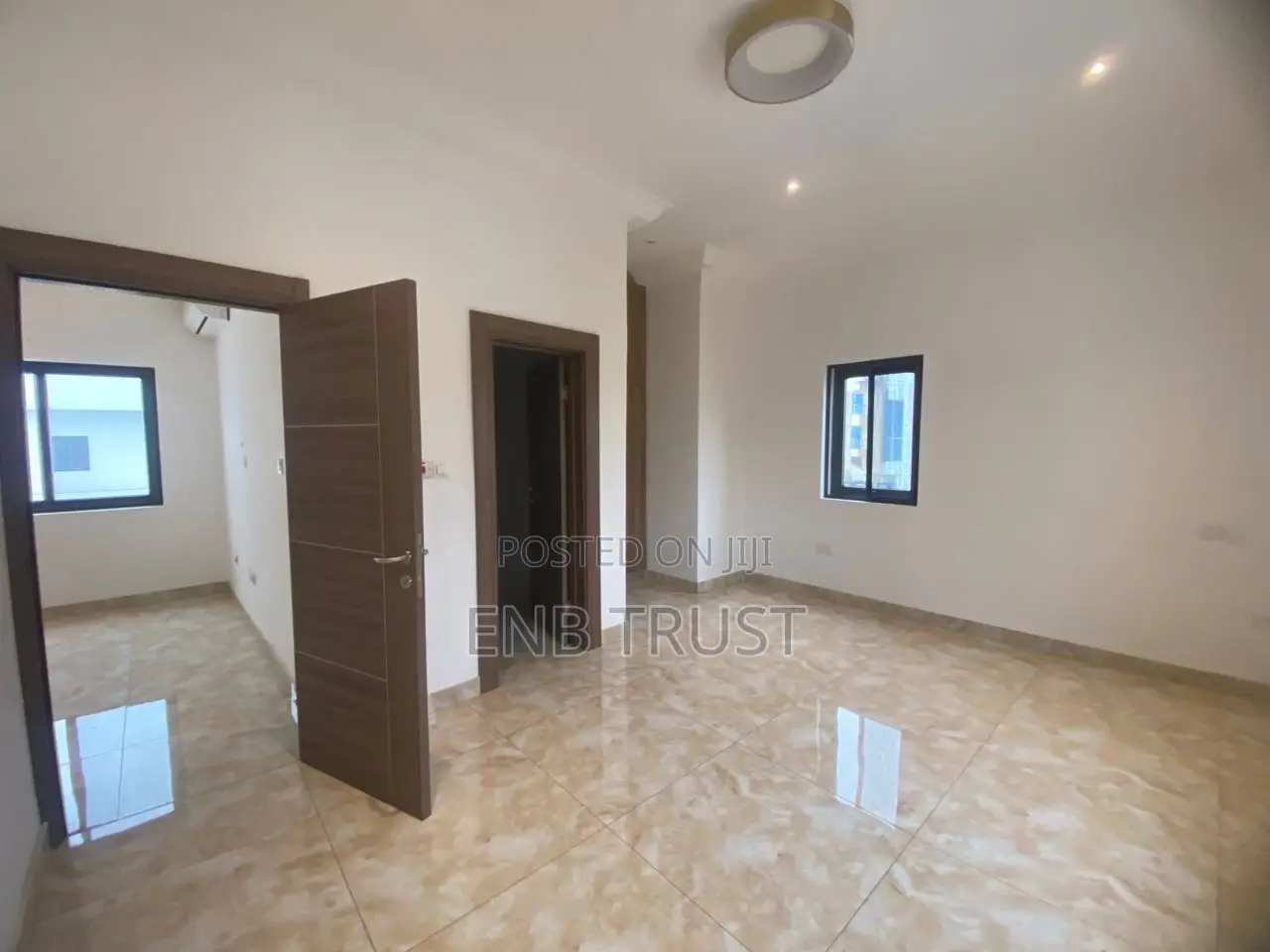 4bdrm Duplex in East Legon, American House for sale
