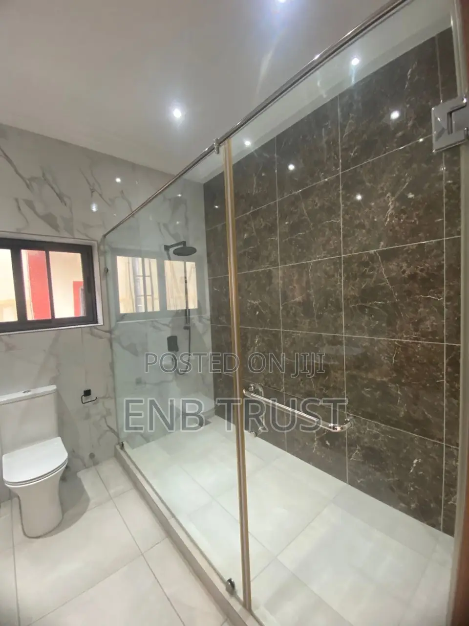 4bdrm Duplex in East Legon, American House for sale