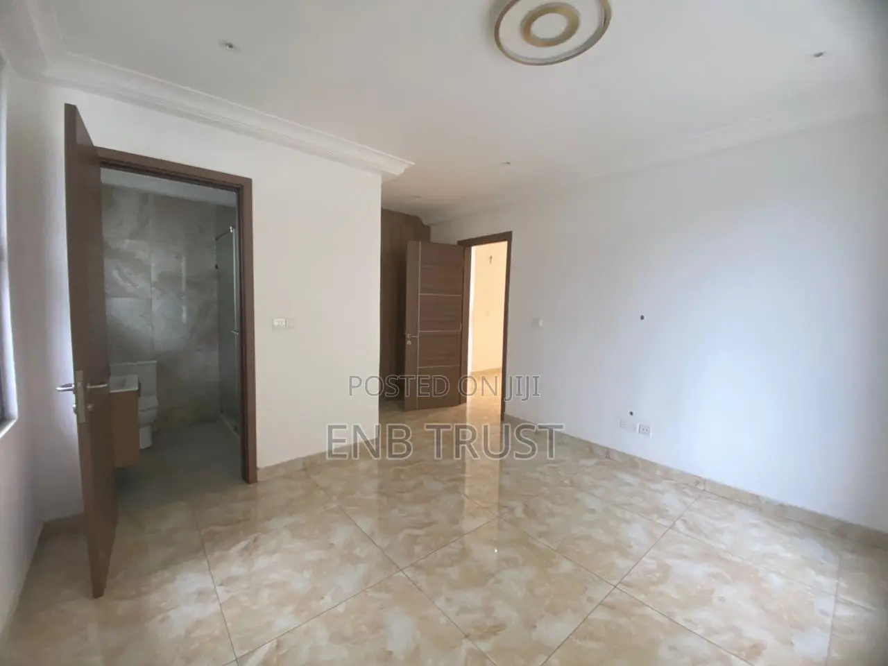 4bdrm Duplex in East Legon, American House for sale