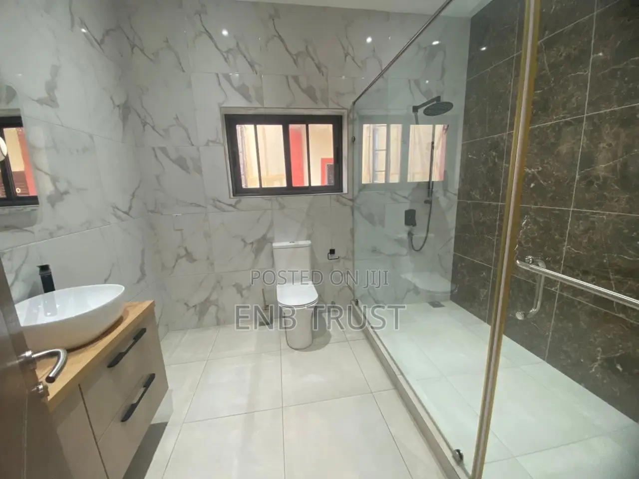 4bdrm Duplex in East Legon, American House for sale