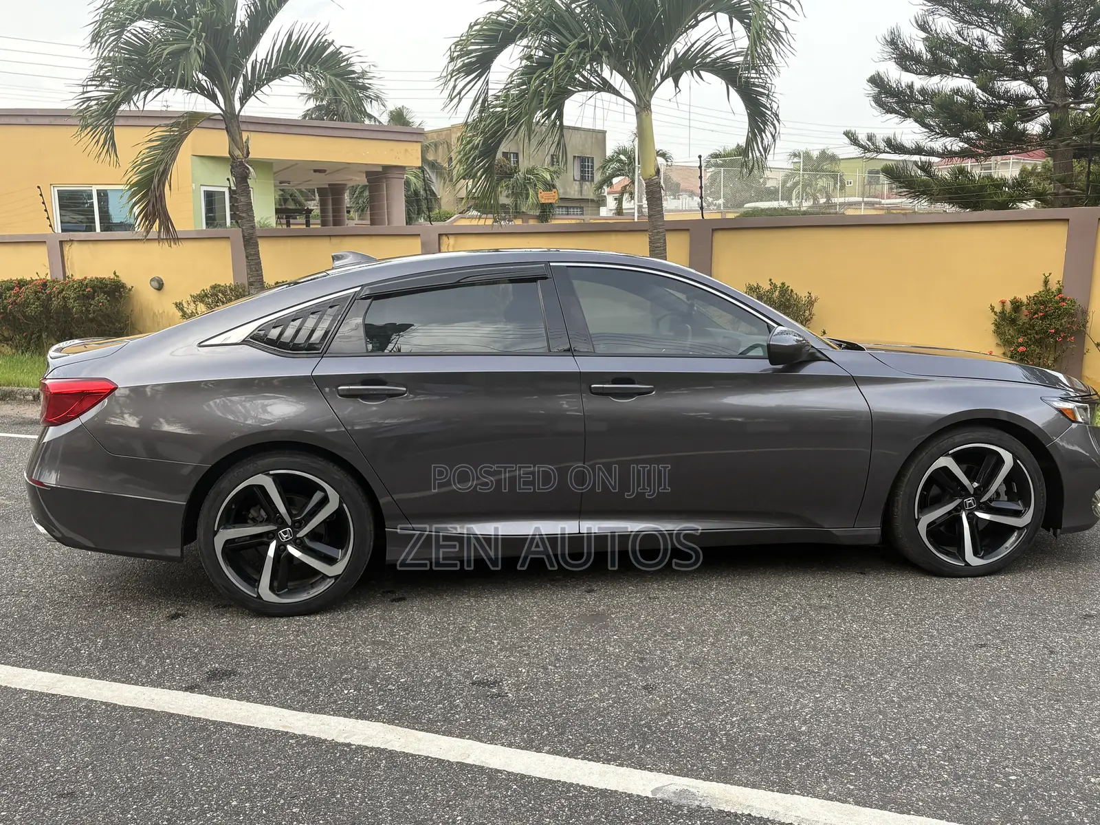 Honda Accord Sport (2.0L 4cyl Turbo 6M) 2019 Gray