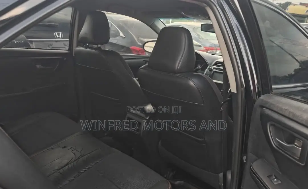 Toyota Camry SE 4dr Sedan (2.5L 4cyl 6A) 2016 Black