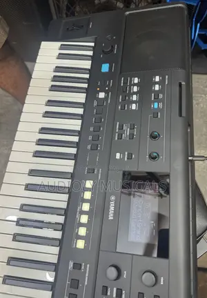 Yamaha New Edition PSR “E” 483 Keyboard