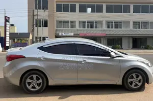Hyundai Elantra 2012 Silver