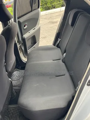 Toyota Vitz 2010 Silver