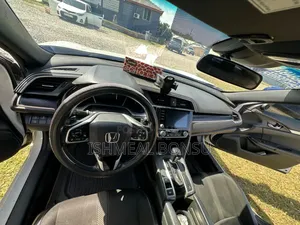 Honda Civic 2019 White