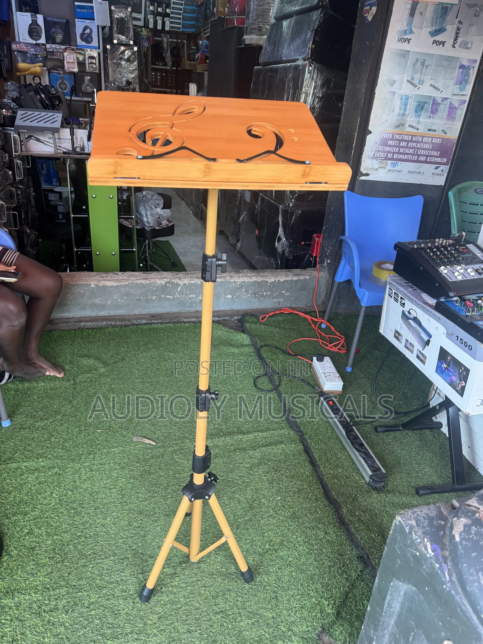 Cute Wooden Pulpit for Professional Use