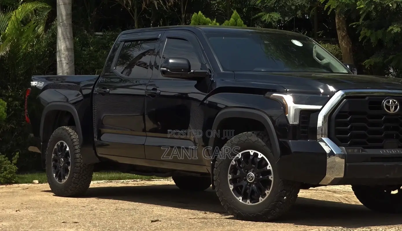 Toyota Tundra 2024 Black