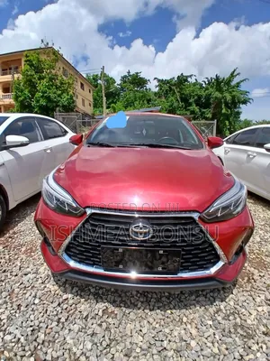 Toyota Yaris 2022 Red