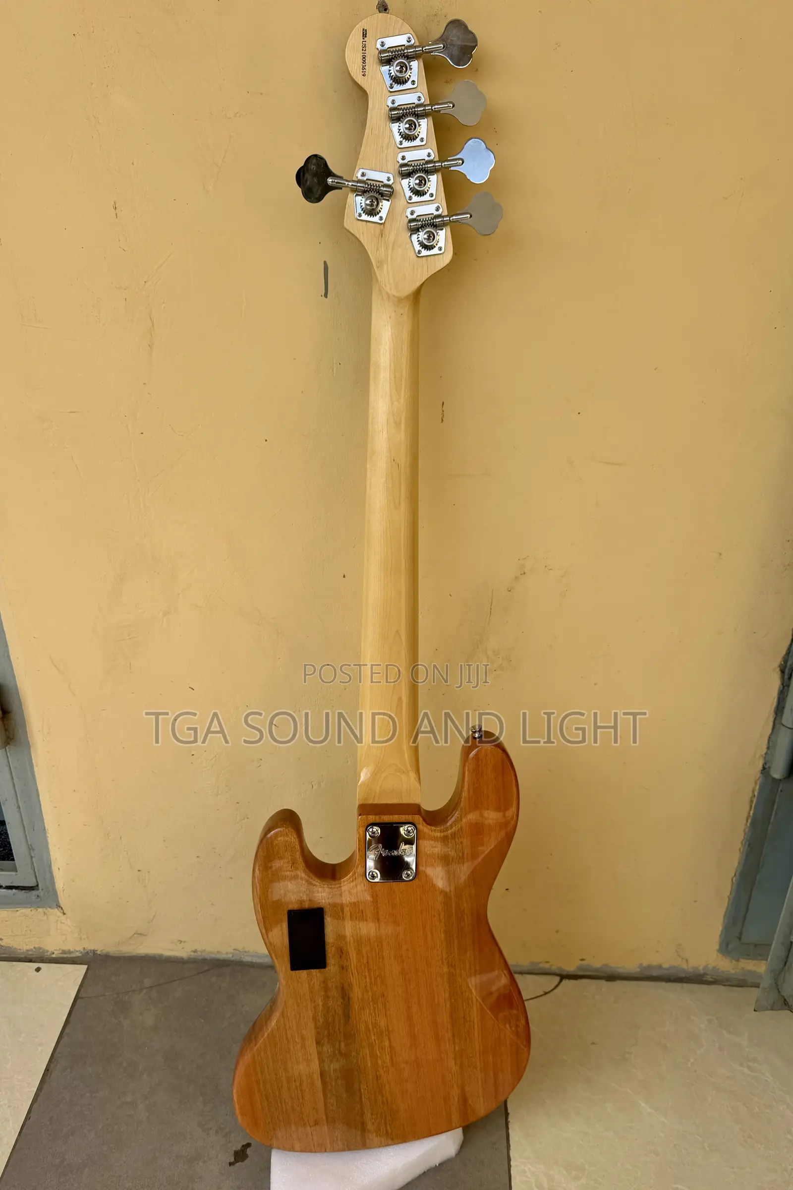 Fender 5 Strings Active Jazz Bass Guitar[Natural Wood Color]