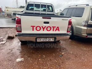 Toyota Hilux 2012 White