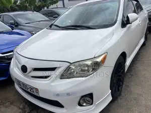 Toyota Corolla S Special Edition 4dr Sedan (1.8L 4cyl 4A) 2013 White