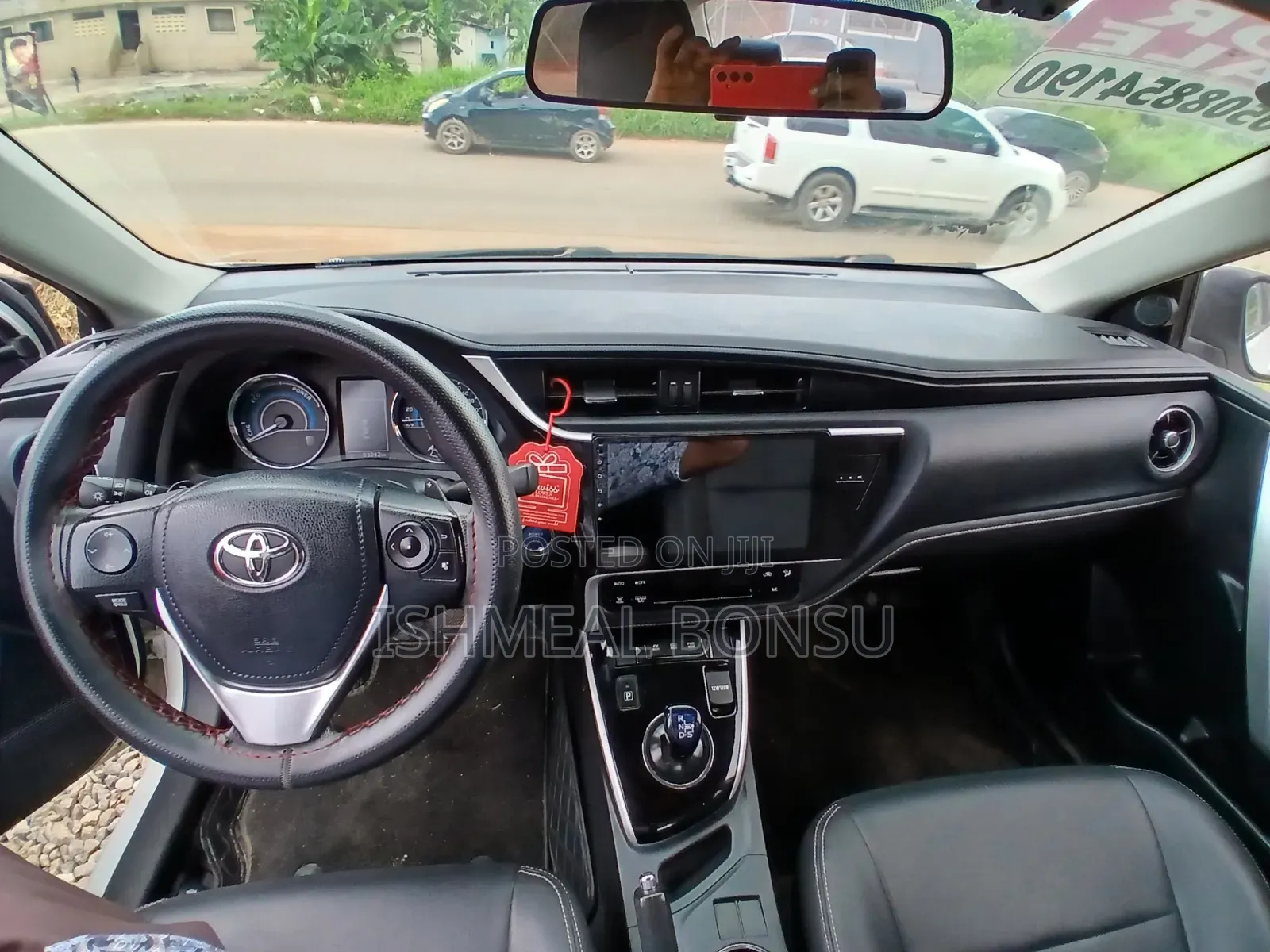 Toyota Corolla 2019 White