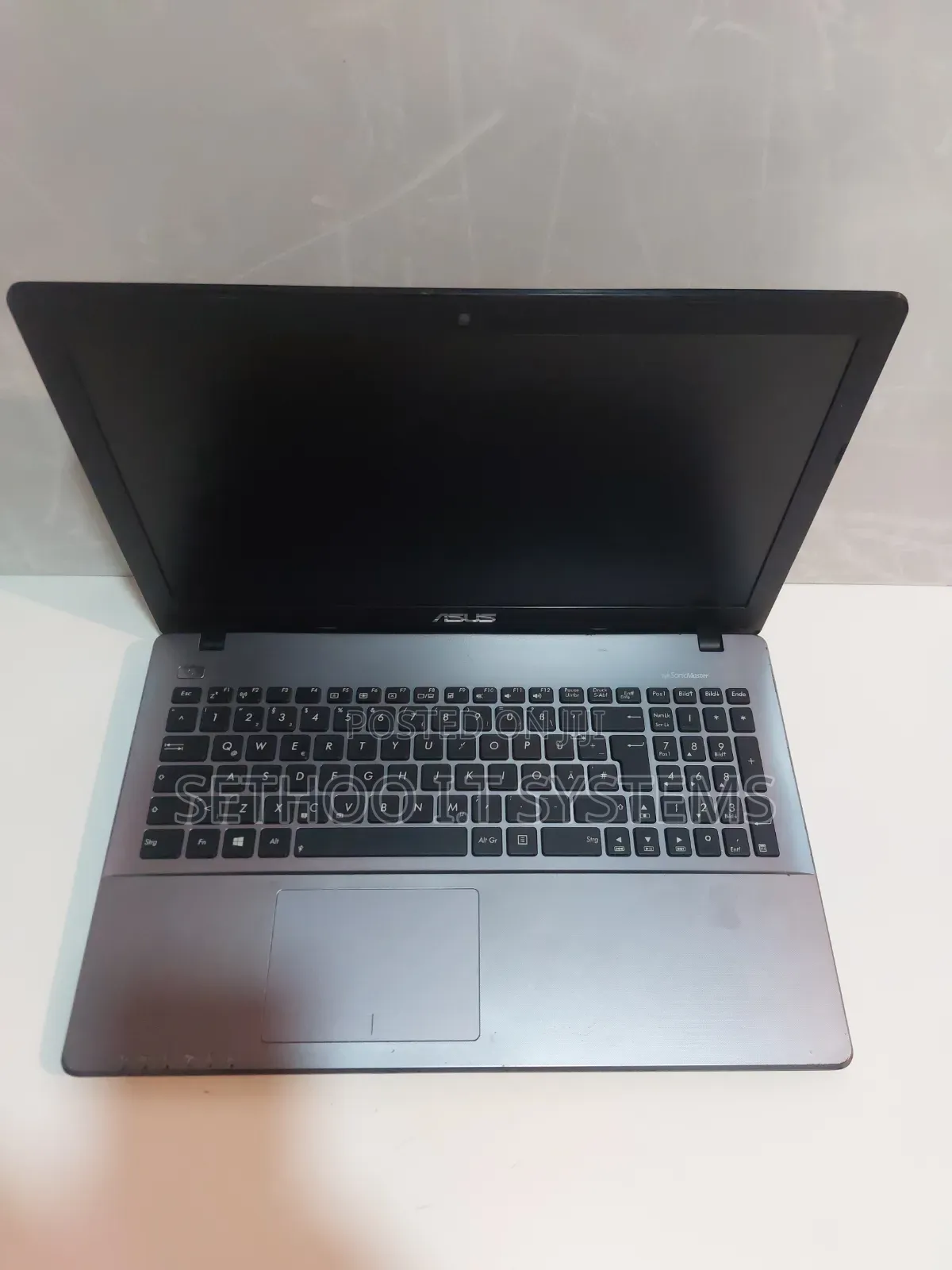 Laptop Asus F550CC 8GB AMD HDD+SSD 500GB